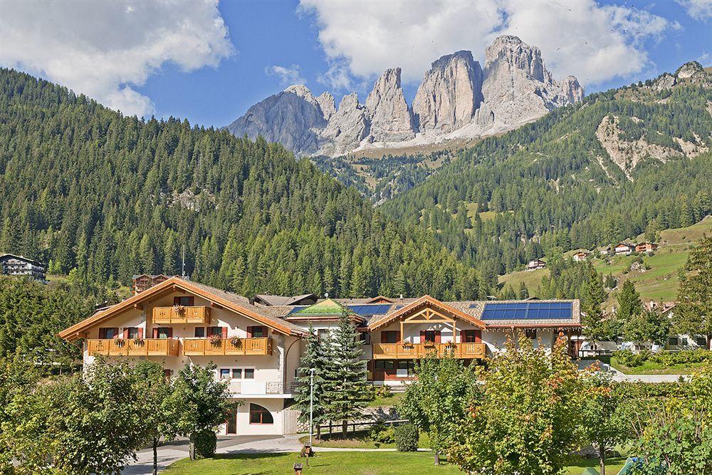 Cesa Melester Campitello di Fassa Esterno foto
