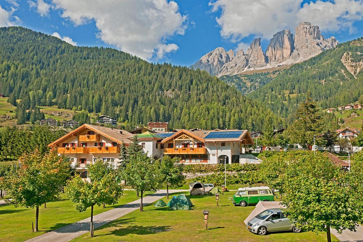 Cesa Melester Campitello di Fassa Esterno foto