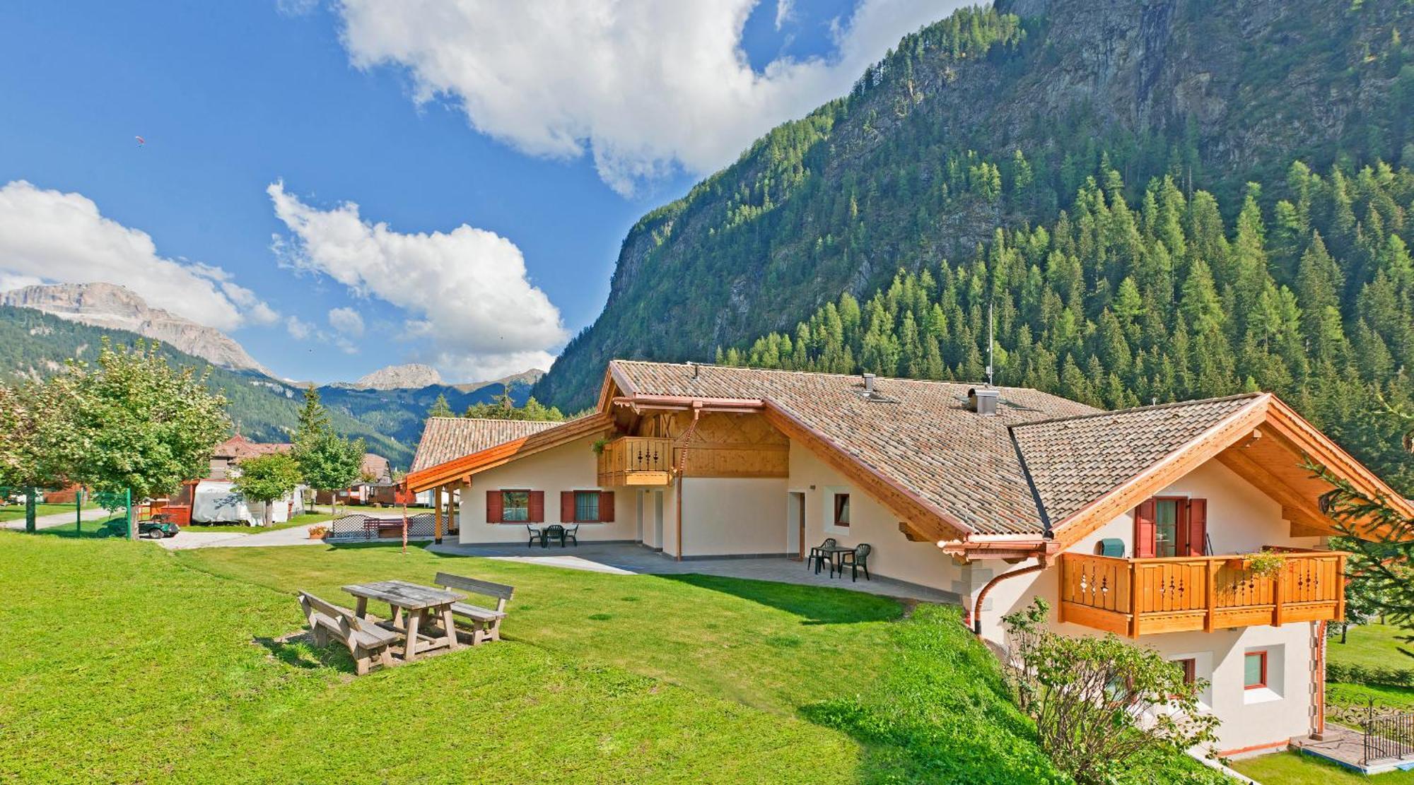 Cesa Melester Campitello di Fassa Esterno foto