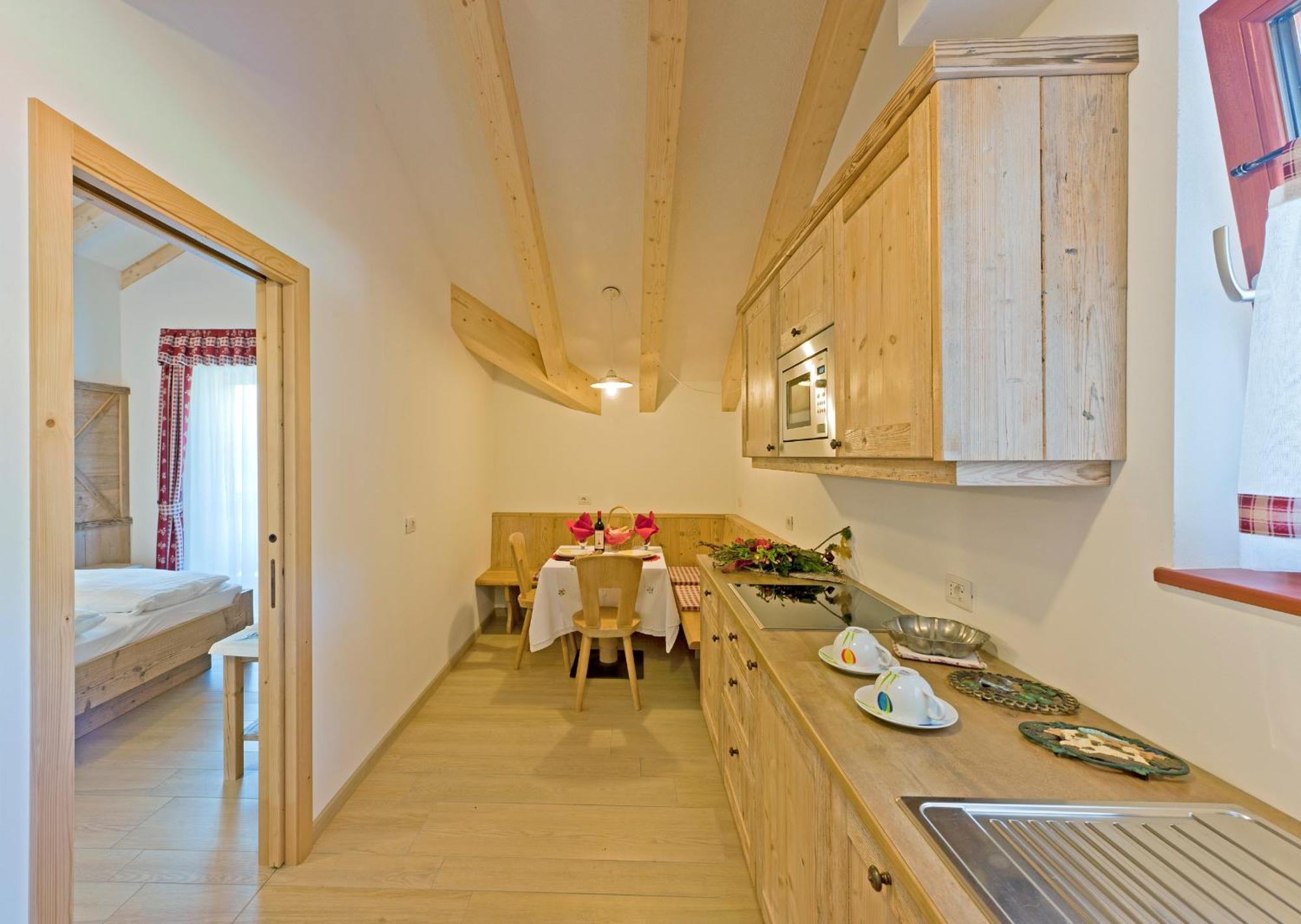 Cesa Melester Campitello di Fassa Esterno foto